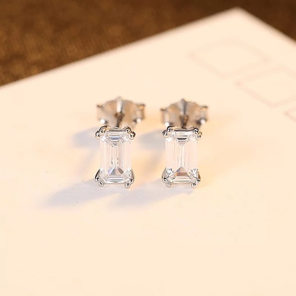0.5Ct Emerald Cut Rectangular Simulated Diamond Pin Earrings Studs - Picture 8 of 17